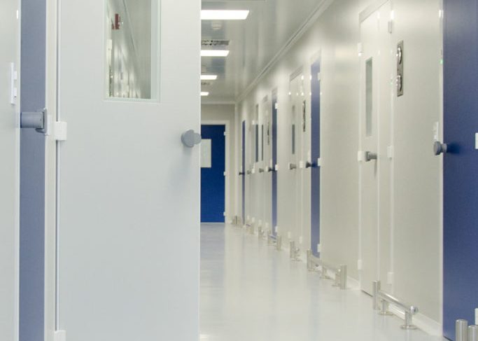 puerta-batiente-6-683x1024